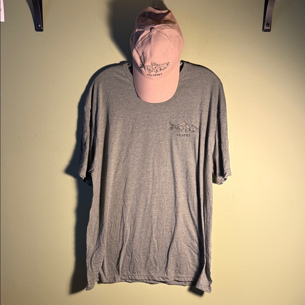 Killarney Men's Short-Sleeve Crew Tee in Heathered Green with beige hat